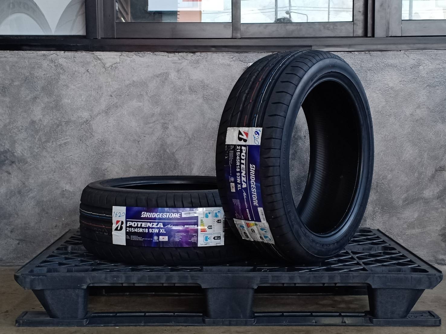 BRIDGESTONE POTENZA RE004 215/45R18 93W XL THAILAND