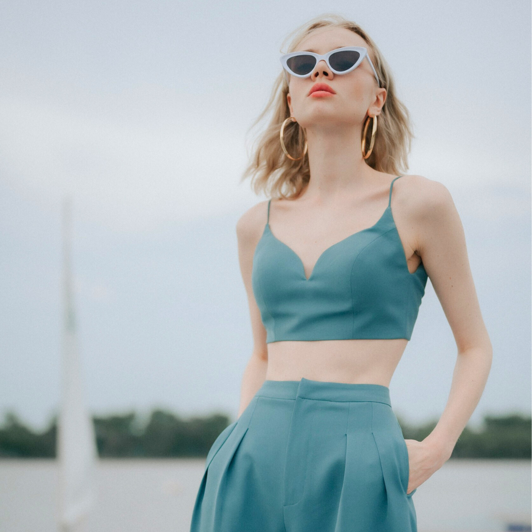 Lism S-032 Serenity V-Curve Top เสื้อสายเดี่ยวผูกหลัง