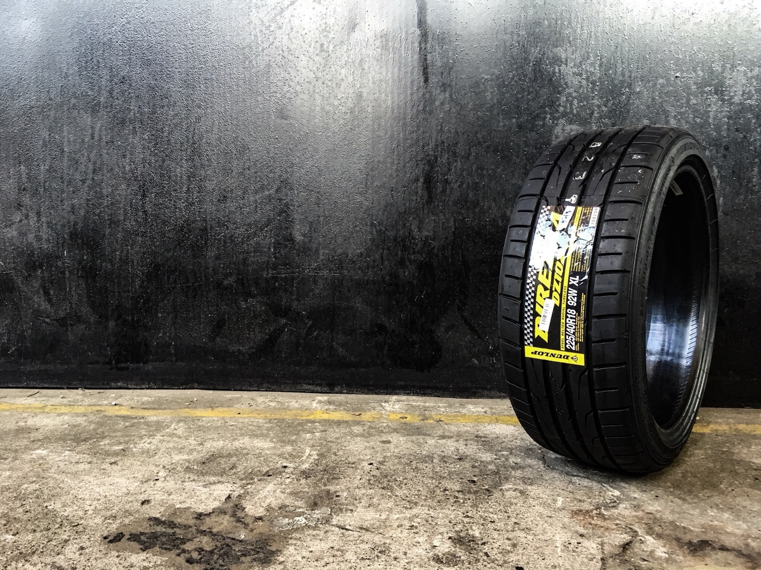 DUNLOP DZ102 225W40S18 ปี18 ซื้อ2แถม2