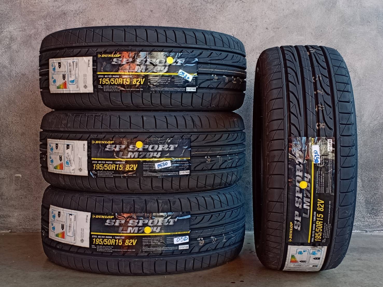 DUNLOP 195/50R15 SP SPORT LM704 82V MADE IN THAILAND