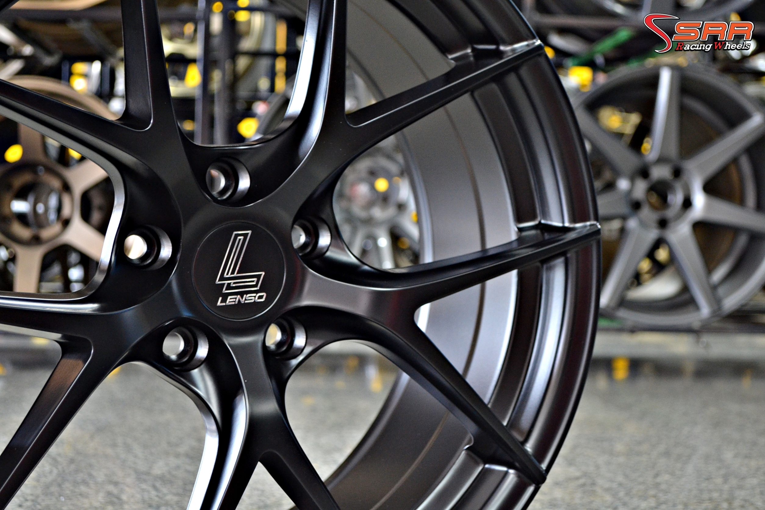 ล้อแท้ LENSO JAGER DYNA ขอบ18นิ้ว วงละ 6,500.-