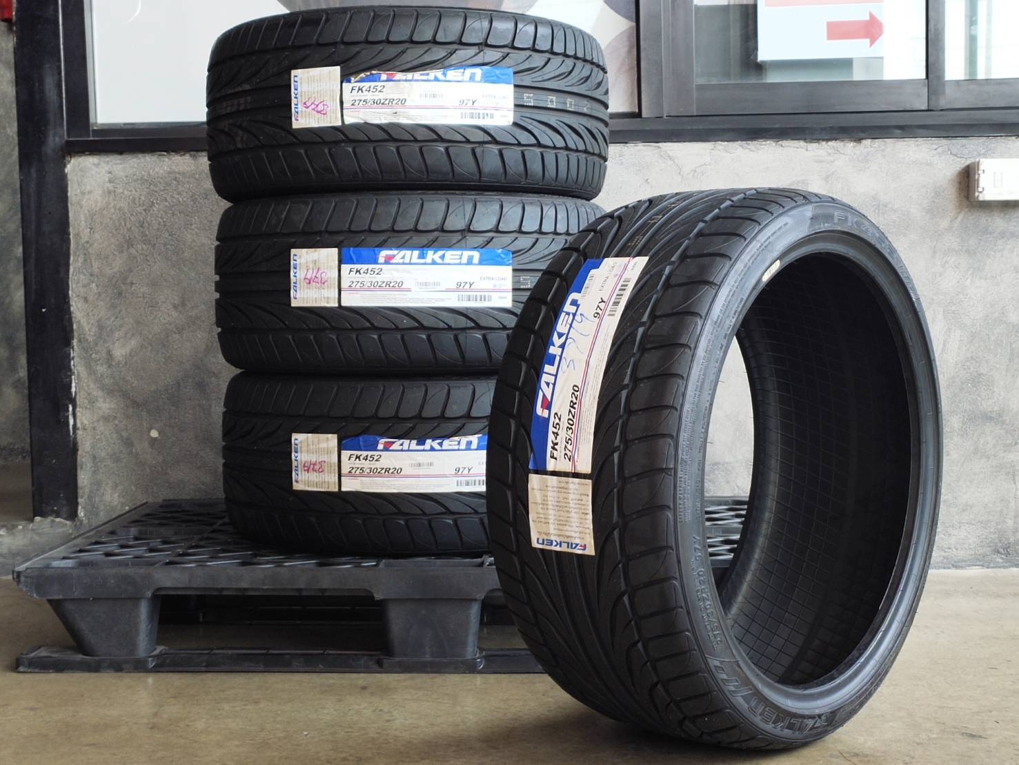 FALKEN FK452 275/30ZR20