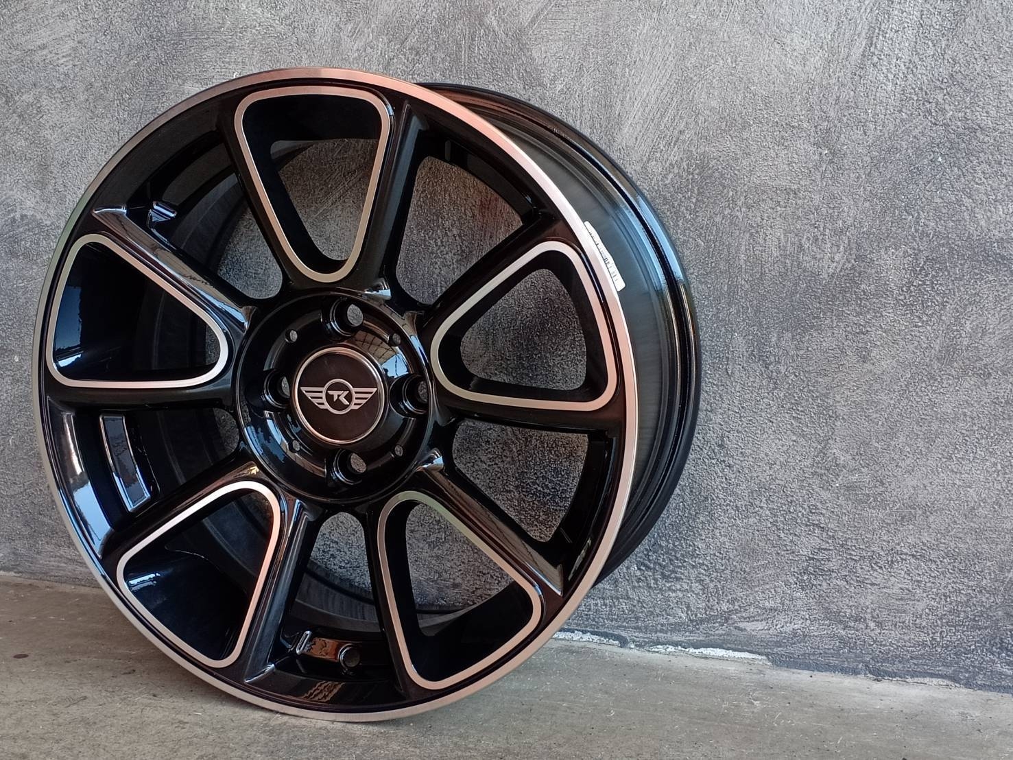 TK-DOLPHIN 15X7 4X100 35 73.1 FP/B