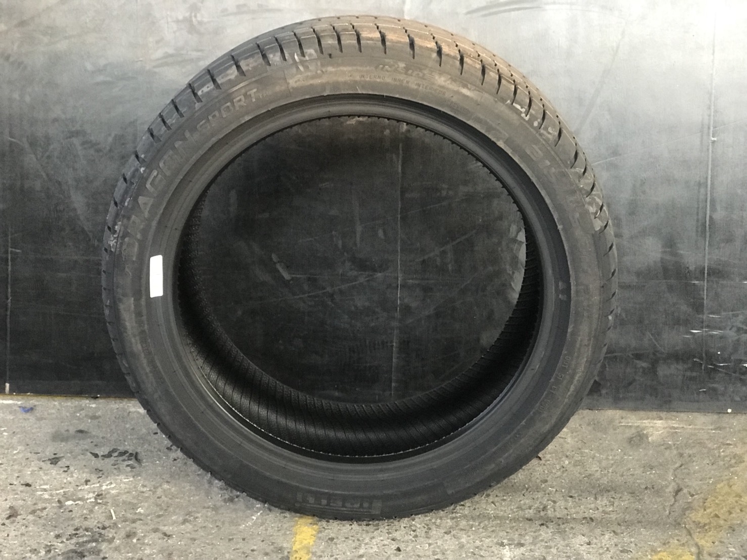 PIRELLI DRAGON SPORT 215/45-17 ราคาส่ง