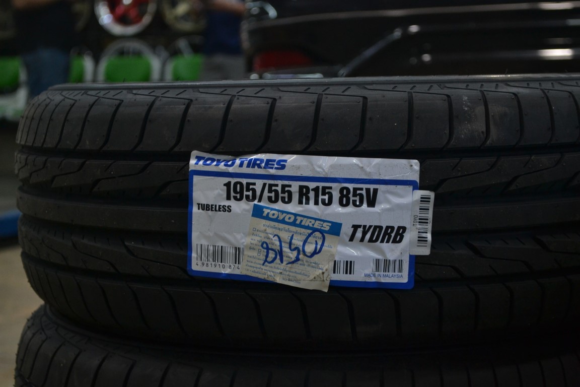TOYO DRB 195-55-15 เส้น 2500 ปกติ 3500 ปี18 ลดราคา