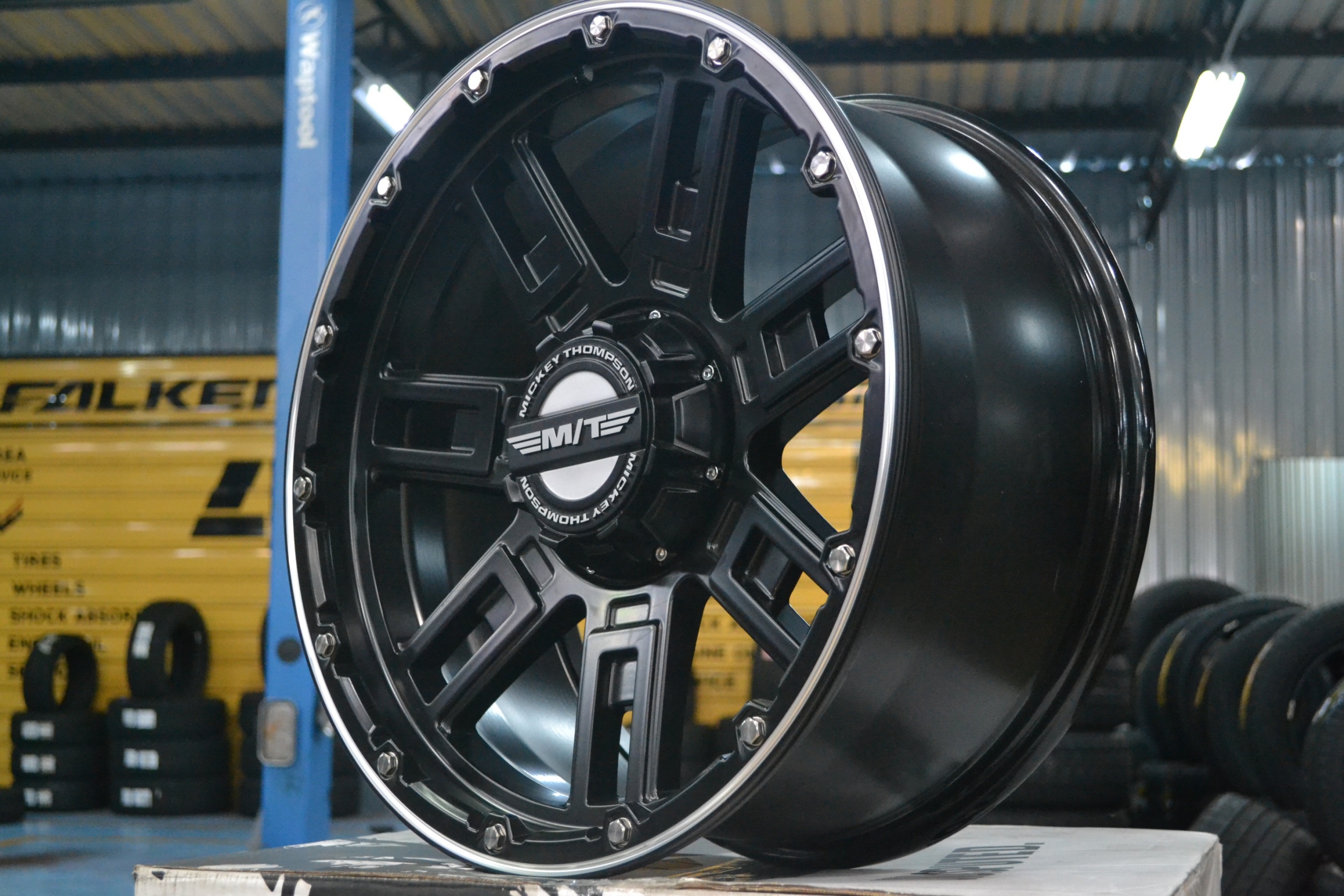 ล้อแท้ MICKEY THOMPSON SQ85 SIDEBIT SIDEBITER