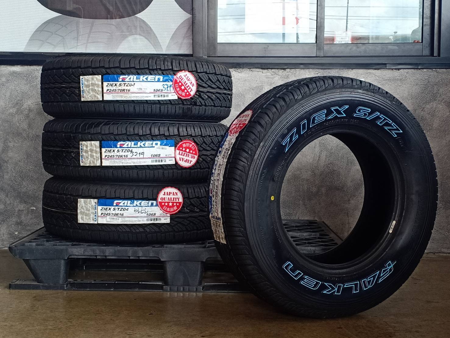 FALKEN 245/70R16 ZIEX S/TZ04 106S (ตัวหนังสือขาว) MADE IN THAILAND