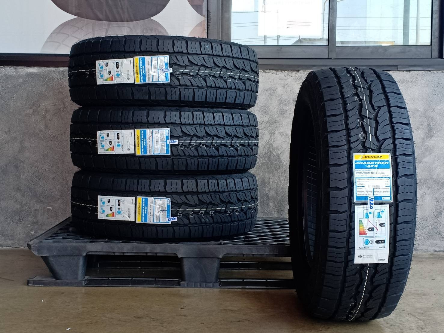 DUNLOP 255/60R18 GRANDTREK AT5 112H XL MADE IN THAILAND