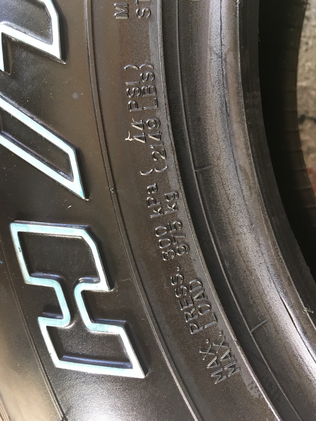 FALKEN 245-70-16 เส้น 2900 ปกติ 3500 ปี17