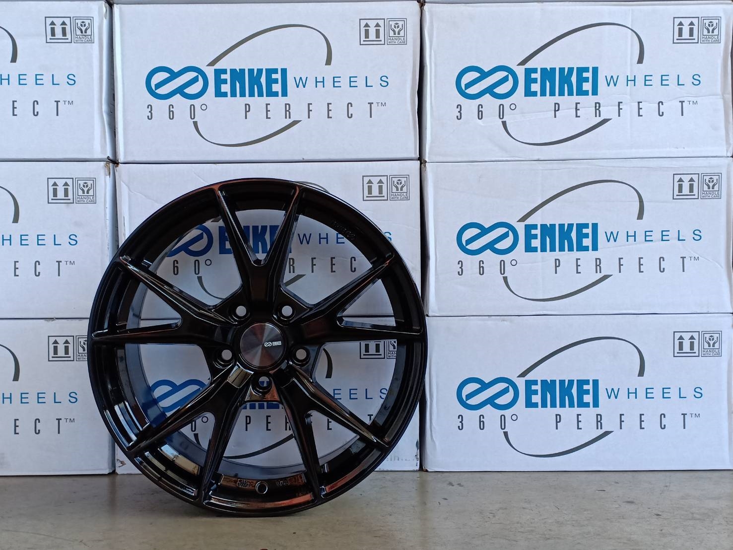 ล้อแท้ ENKEI PHOENIX ขอบ18 พร้อมยาง ชุด 29000 ปกติ 39000