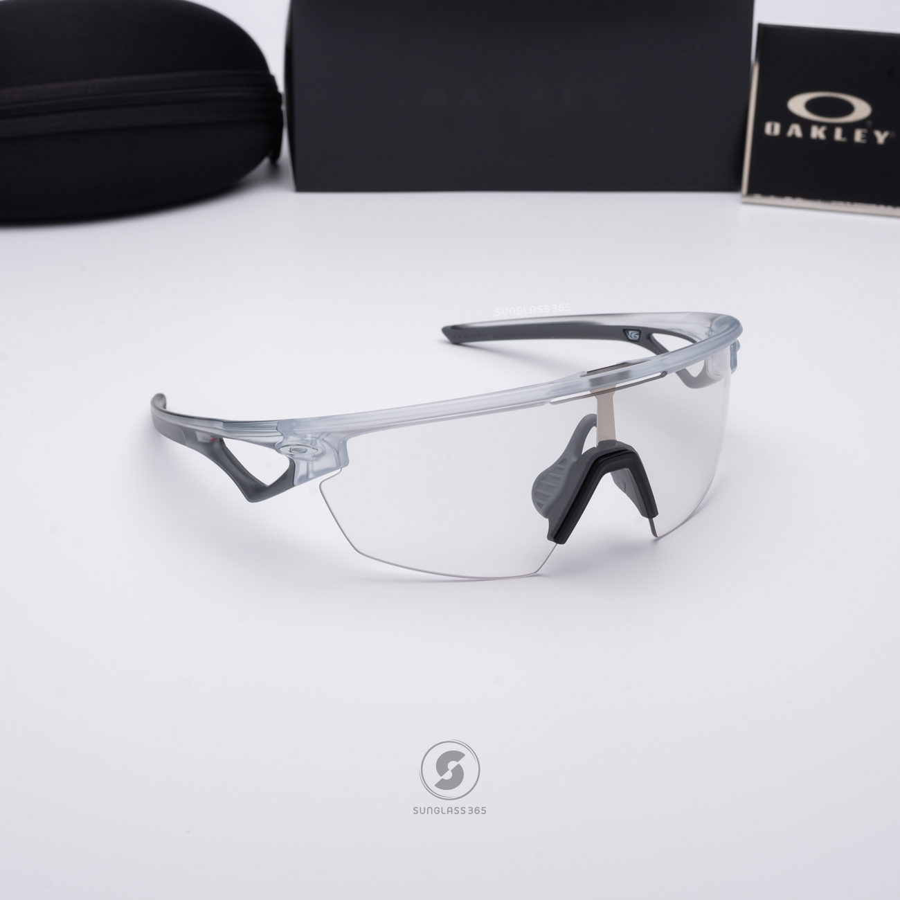 OAKLEY Sphaera OO9403-07 Matte Clear Iridium Photochromic