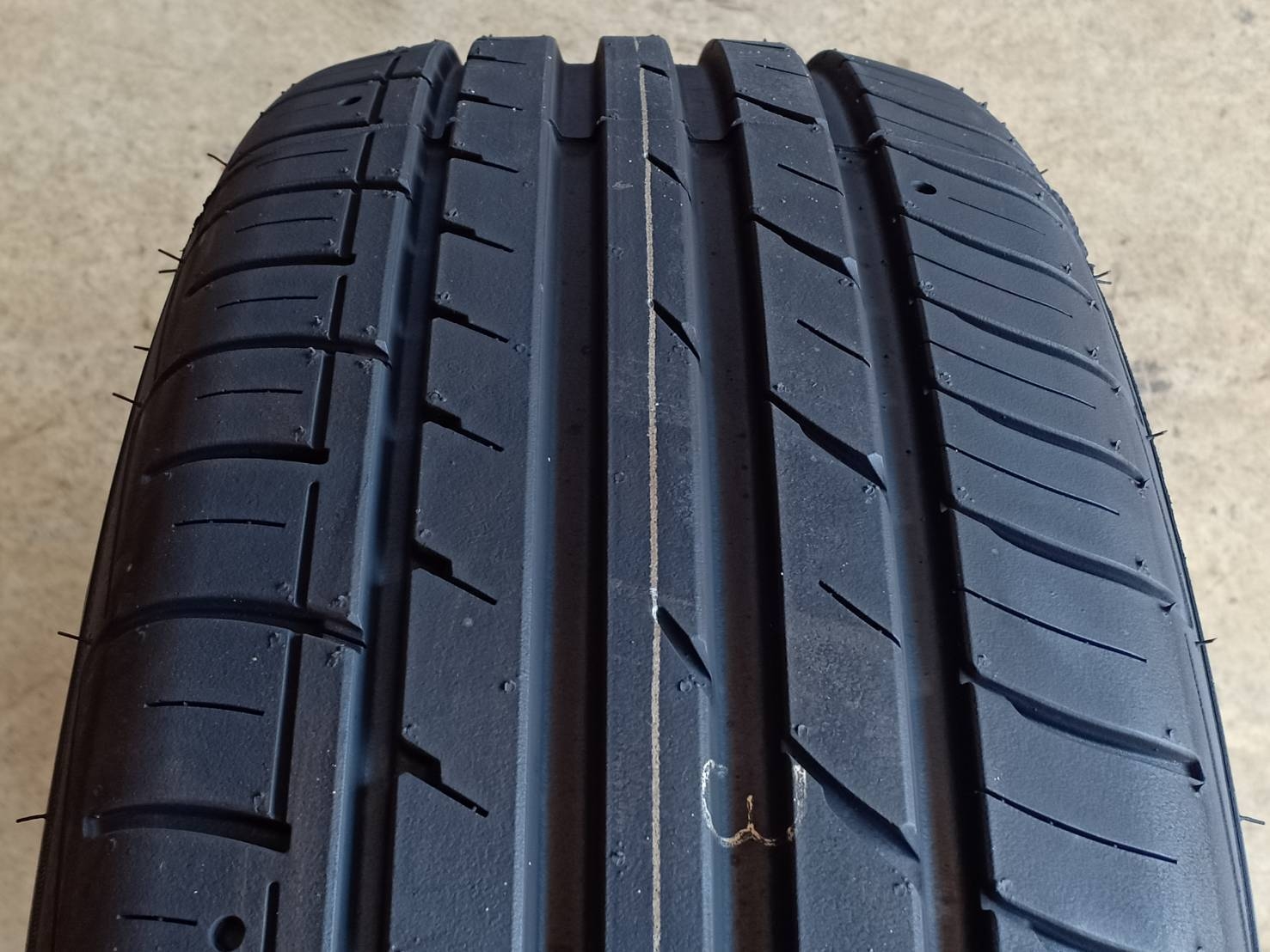 FALKEN 235/60R17 ZIEX ZE914 ECORUN 102H MADE IN THAILAND