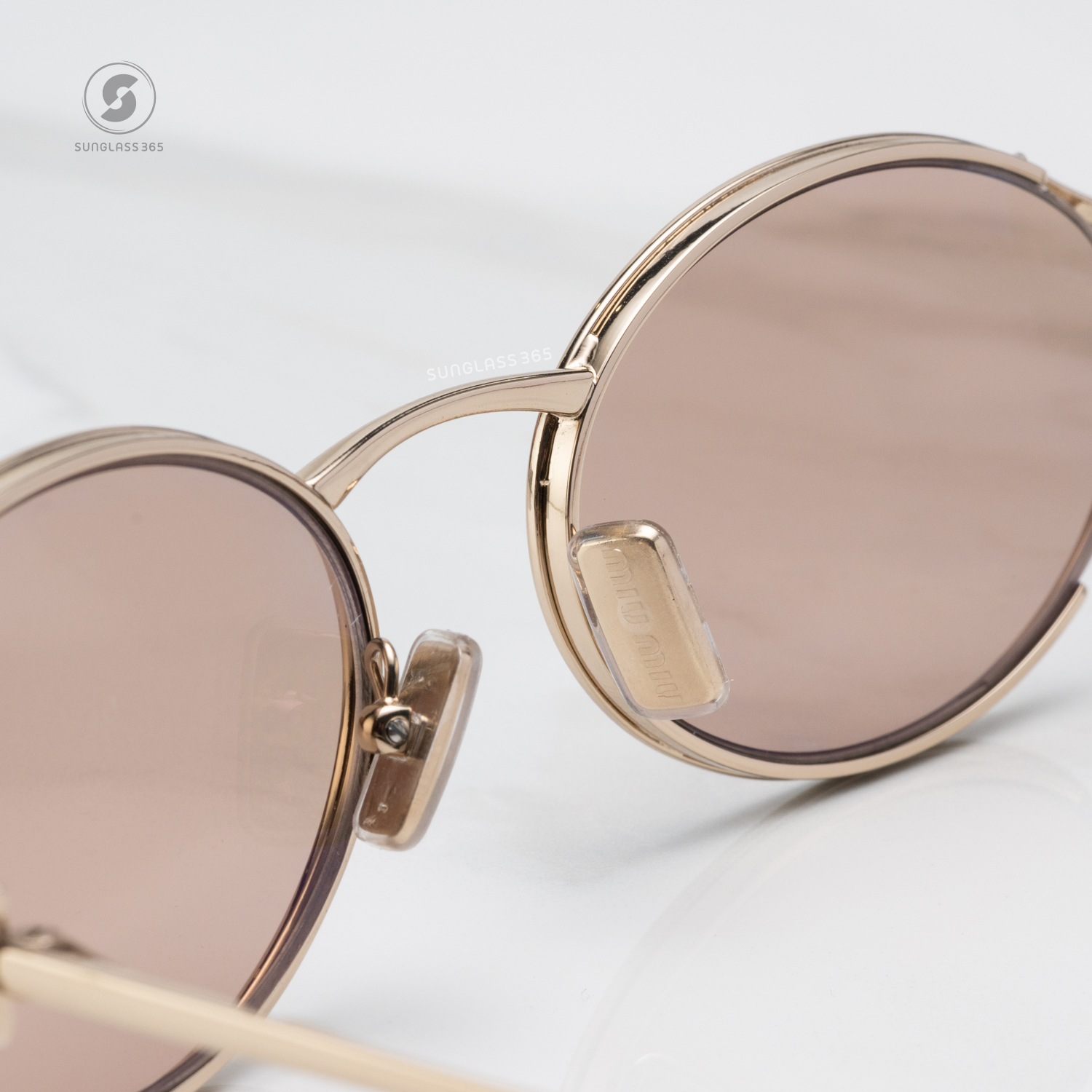 แว่นกันแดด Miu Miu Logo MU52YS ZVN20F