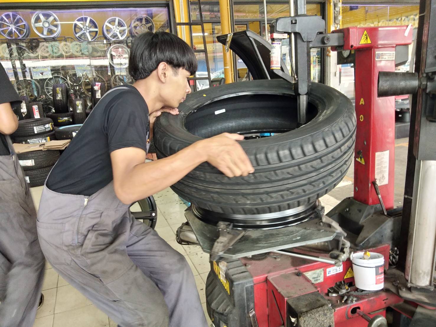 ล้อแท้ MICKEY THOMPSON ROUSH ขอบ20