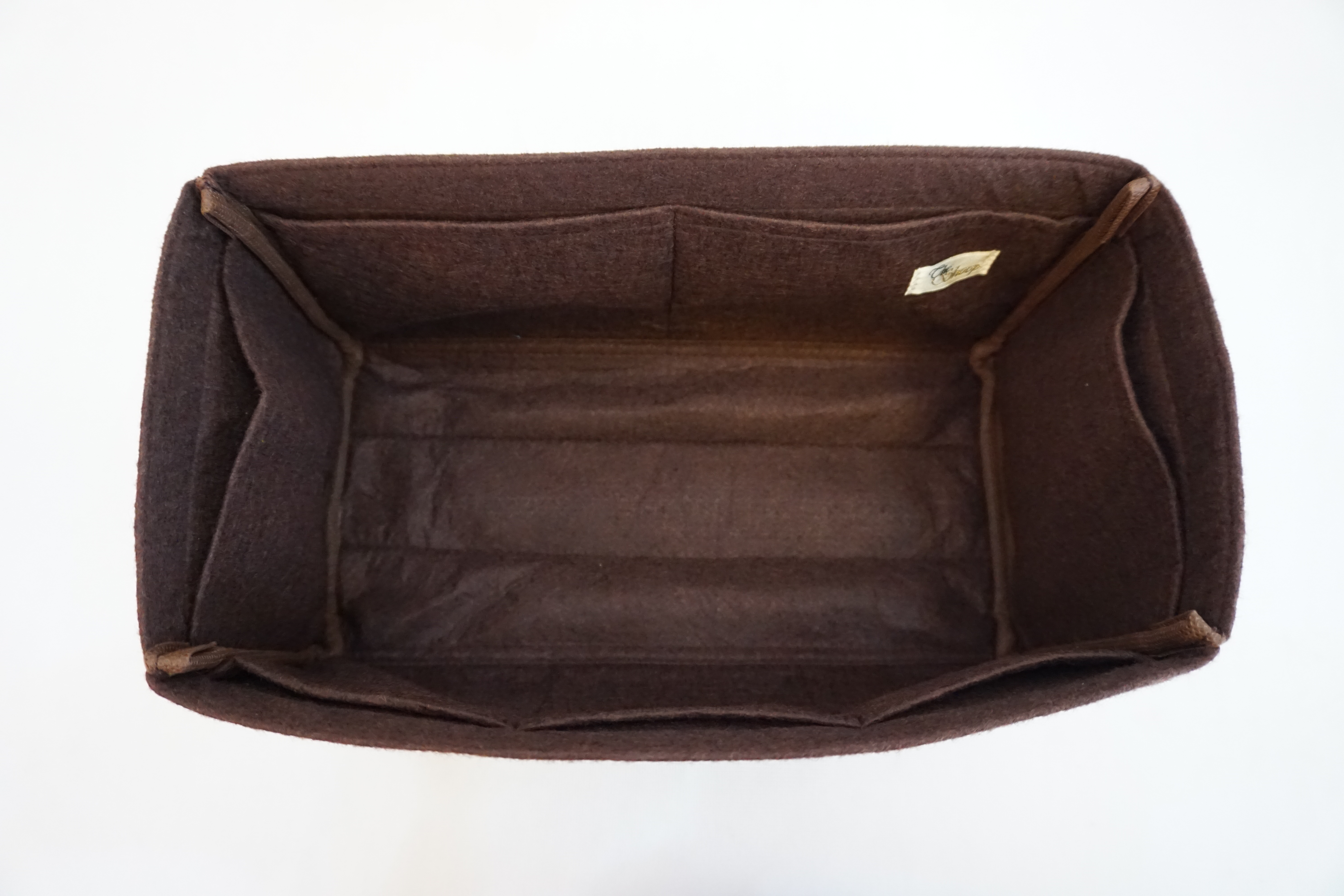 ที่จัดระเบียบกระเป๋า รุ่นน้ำหนักเบา LV Speedy 25 / 30 มีให้เลือก 4 สี ช่วยแก้ปัญหา หาของสิ่งของในกระเป๋าไม่เจอ ก้นกระเป่าห้อยไม่สวย ที่สำคัญ!! น้ำหนักเบาจนเหมือนไม่ได้ใส่ / ไม่ต้องใส่ฐานรองเพิ่ม