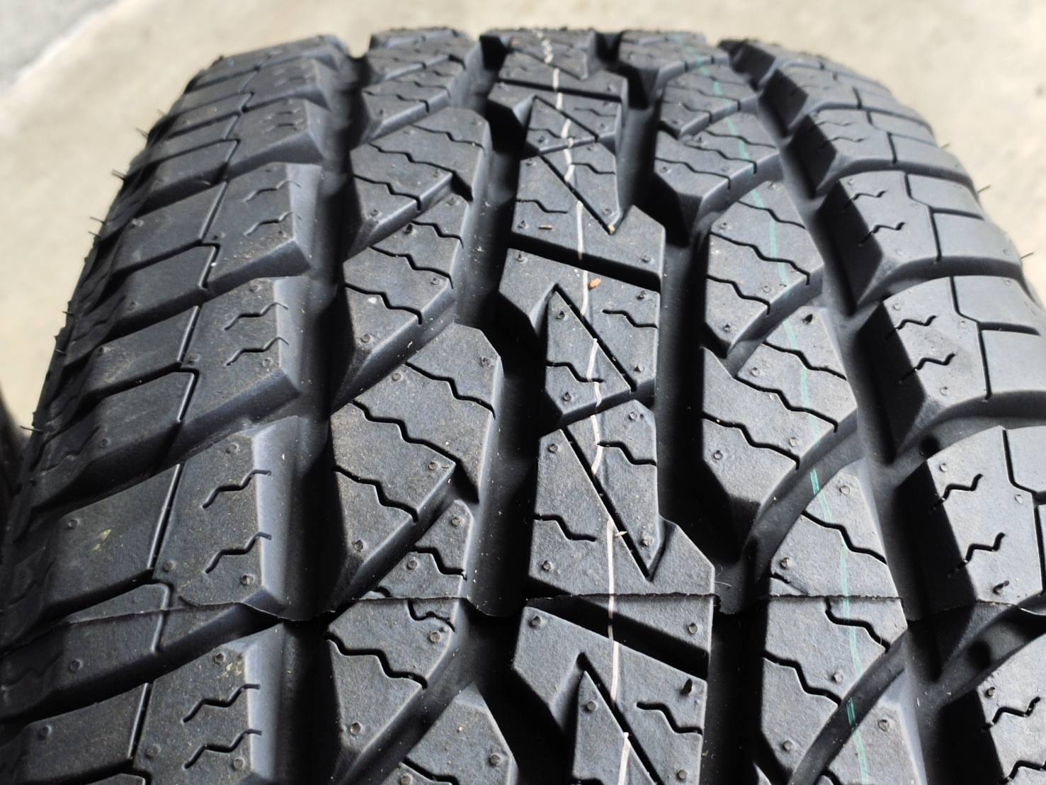 MAXXIS 265/65R17 112S AT700