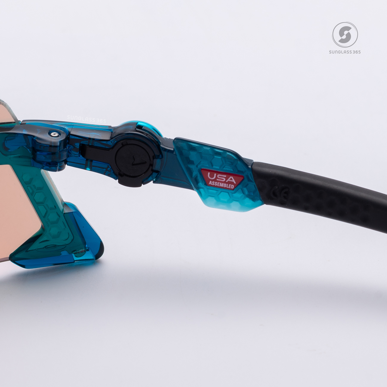 OAKLEY KATO OO9455M-30 Translucent Balsam Prizm Trail Torch