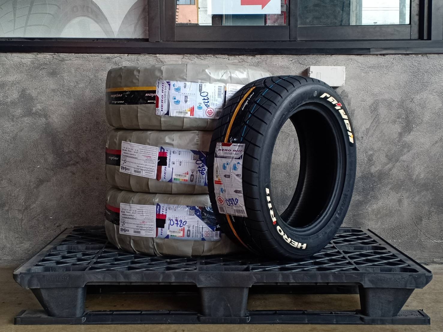 RAIDEN 205/50R15 HERO R111