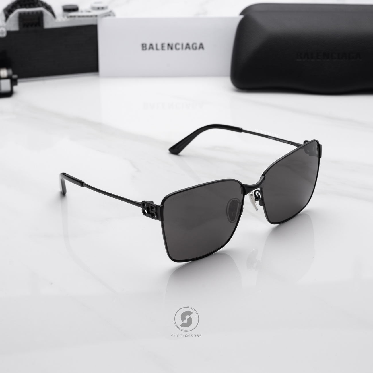 แว่นกันแดด Balenciaga BB0338SK 001