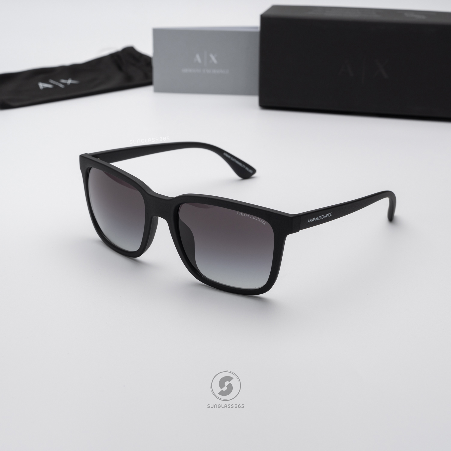 แว่นกันแดด Armani Exchange AX4112SU 80788G