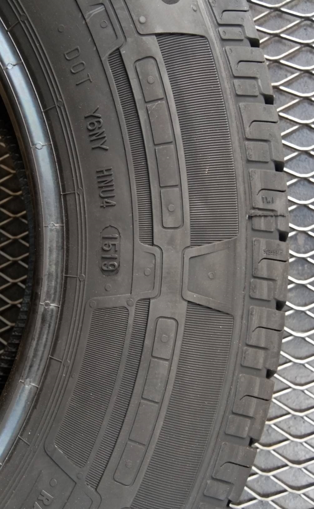 CONTINENTAL VANCONATACT AP 205/70-15 เส้น 2500 ปกติ 3000 ปี19