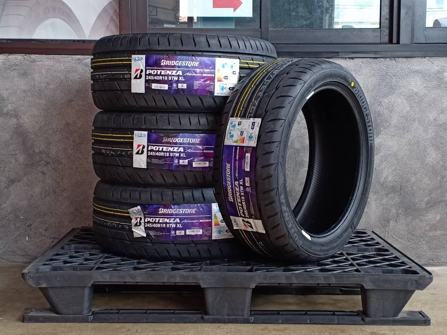 BRIDGESTONE 245/40R18 POTENZA RE004 97W XL MADE IN THAILAND