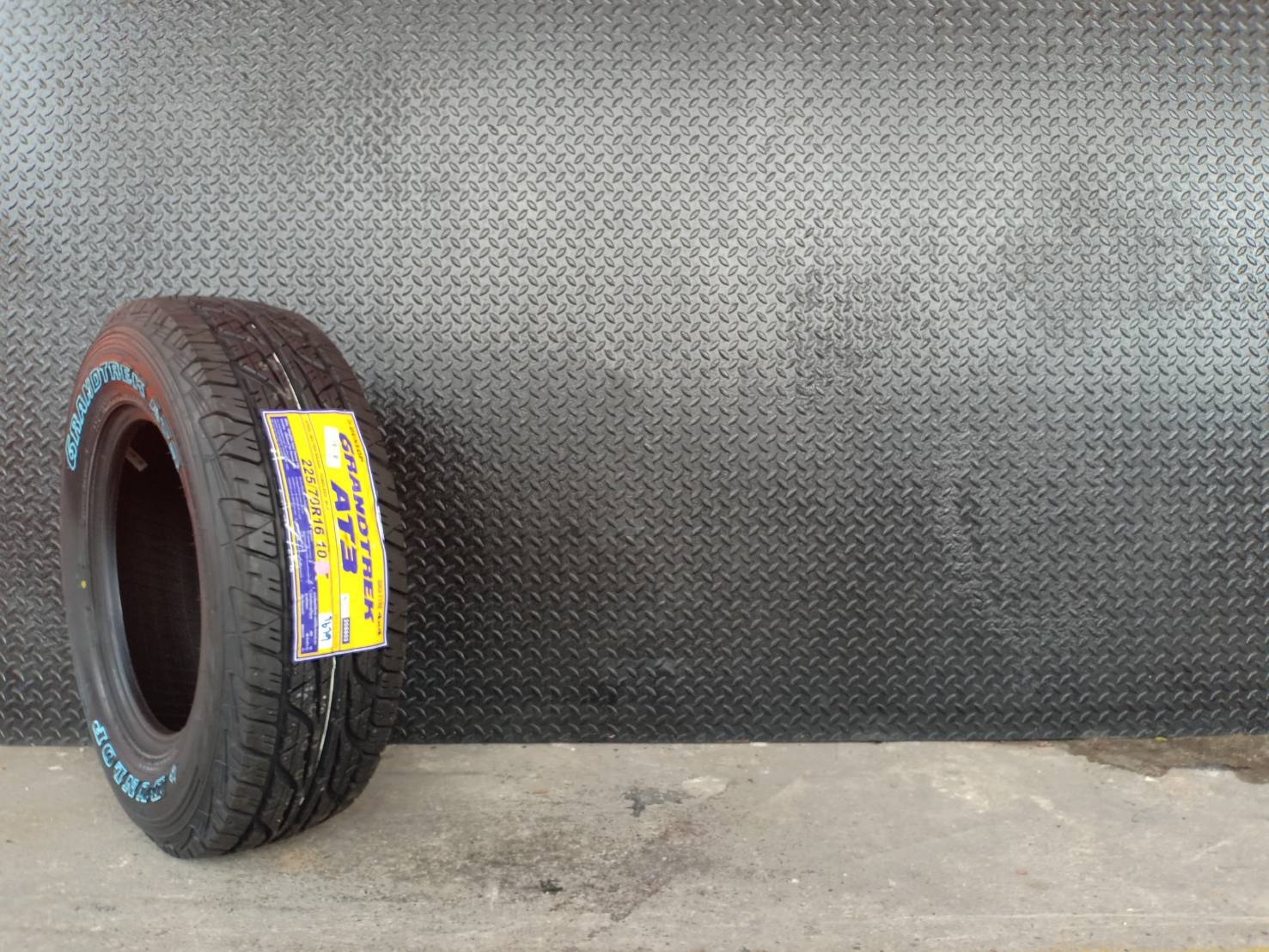 ยางมาใหม่ DUNLOP GRANDTREK AT3 225/70-16 ยางขอบขาว