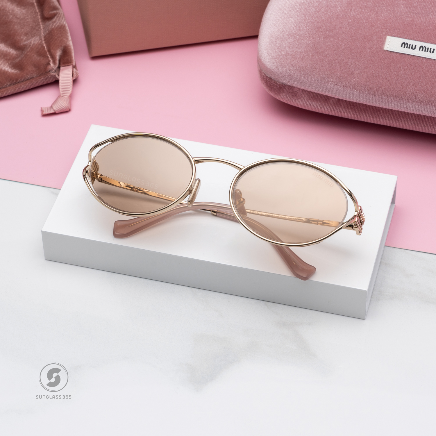 แว่นกันแดด Miu Miu Logo MU52YS ZVN20F