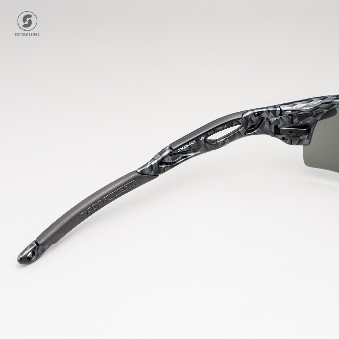 Oakley OO9206-44 RADARLOCK PATH Carbon Fiber Prizm Black