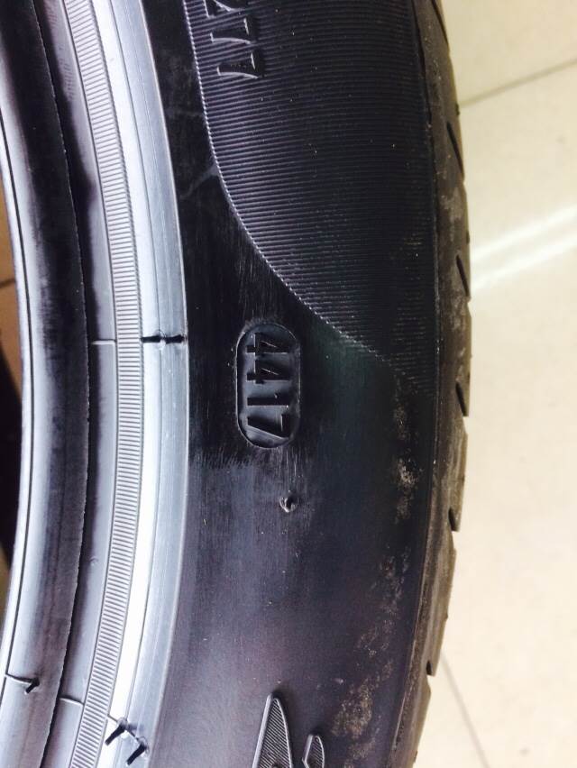 PIRELLI PZERO MO 255/40-18 ขาย 13800 ปี17