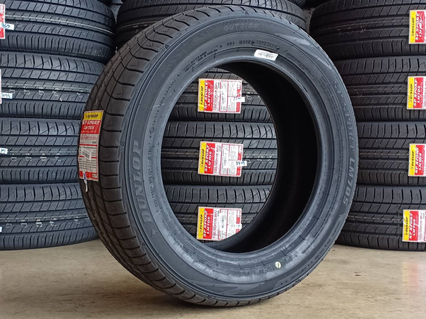 DUNLOP SP SPORT LM705 195/55R15 85V (ปี19)