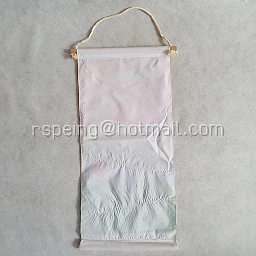 กระเป๋าผ้าแบบแขวน ใส่ของ 3 ช่อง พิมพ์ลายชนบท จาก PJ+Daimaru