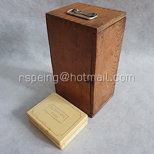 กล้องจุลทรรศน์เก่า 60X-450X BIDHAYA-BHAND พร้อมกล่องไม้ และกล่องแผ่นกระจกตัวอย่างวัตถุ (Microscope Slides)