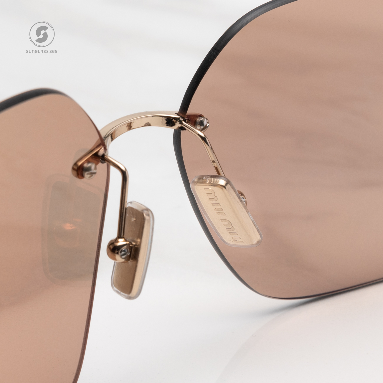 แว่นกันแดด Miu Miu MU54YS ZVN20F