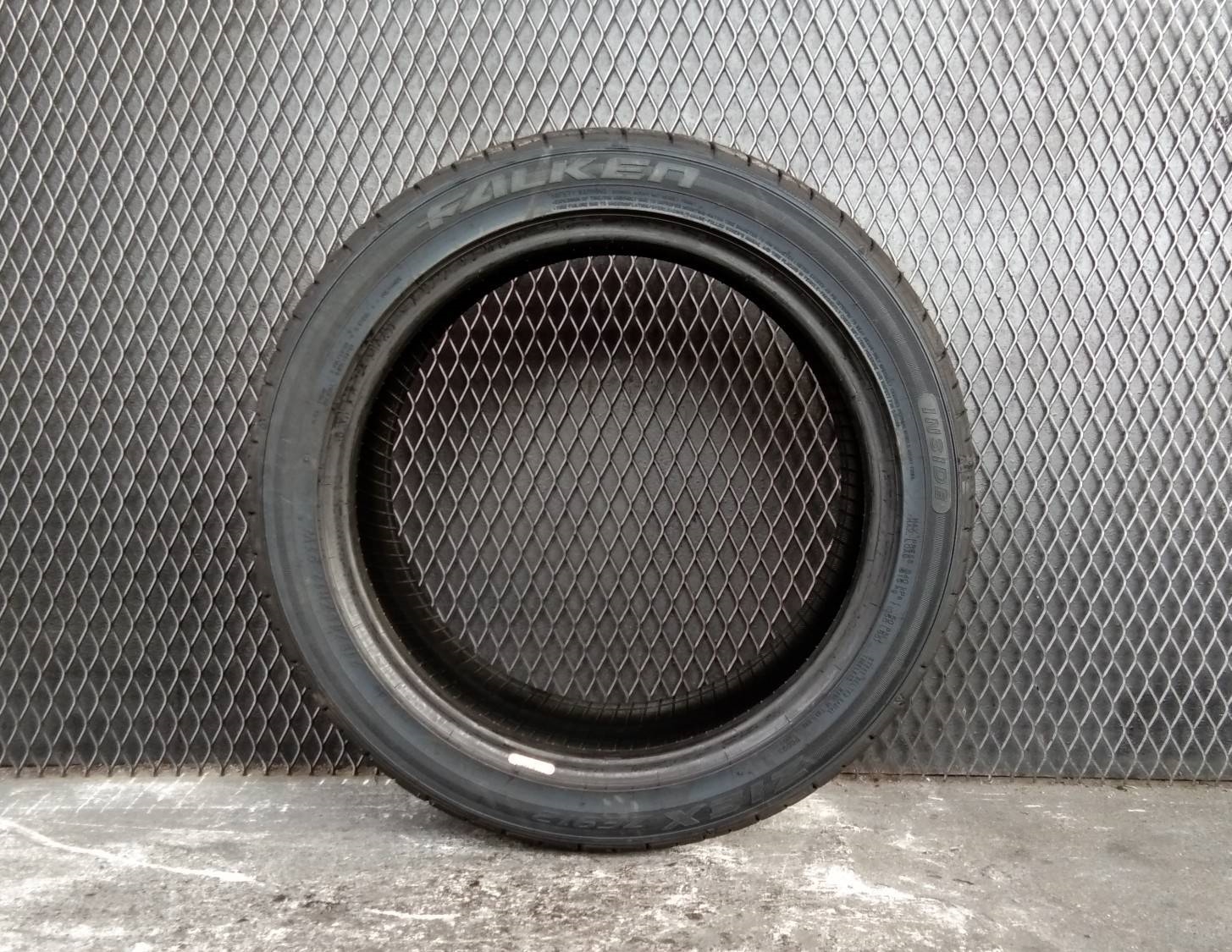 FALKEN ZE912 215/45-17 เส้น 2250 ปกติ 3500 ปี18