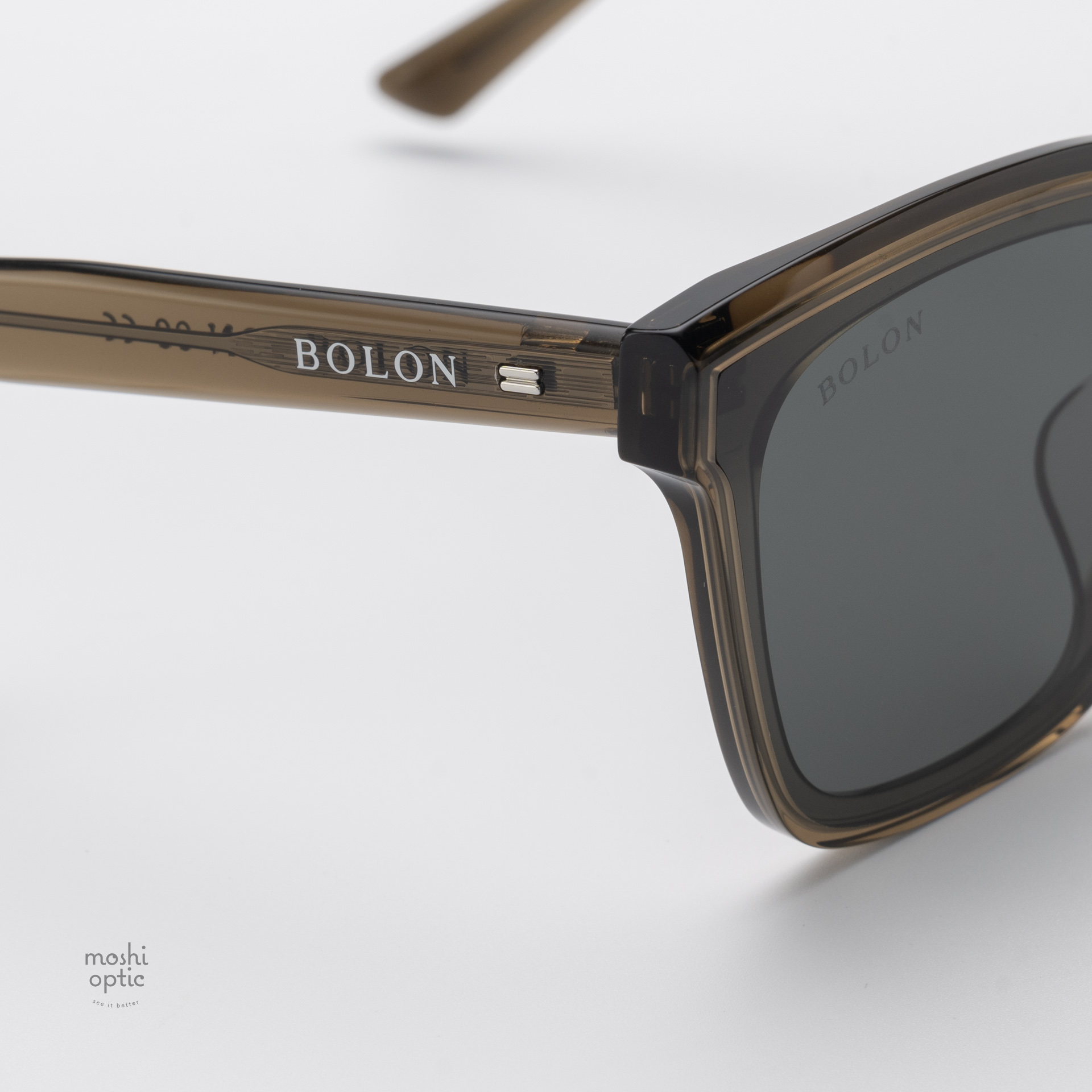 แว่นกันแดด BOLON รุ่น BL3202 Hallstatt A20 Transparent Olive Tawny