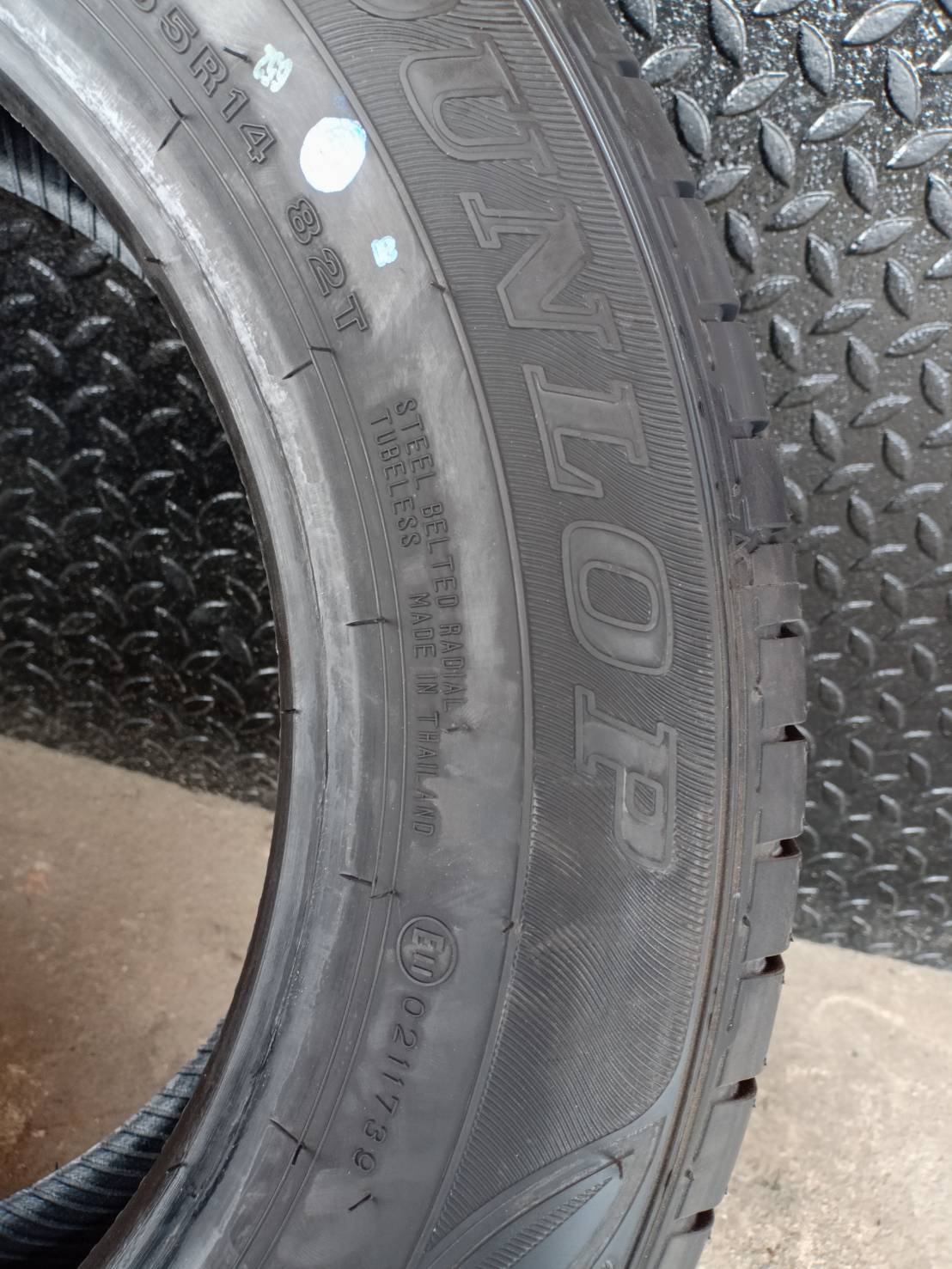 DUNLOP 175/65R14 ENASAVE EC 300+ ราคาส่ง