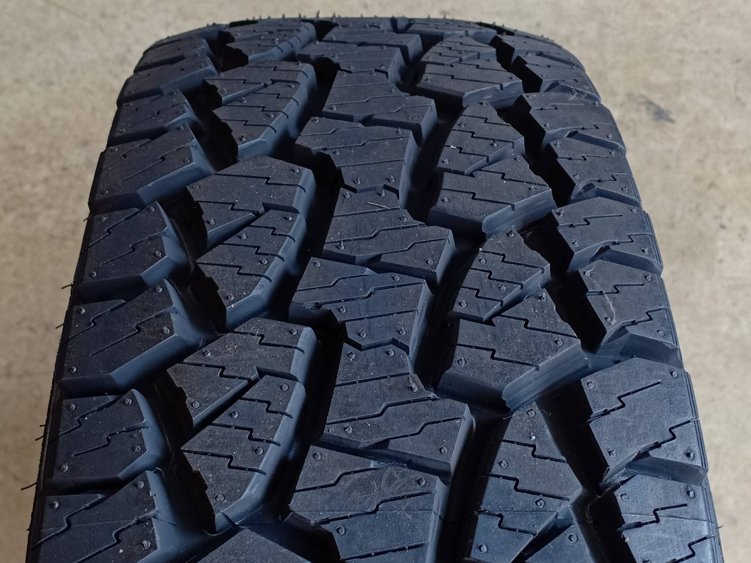 HANKOOK 245/75R16 DYNAPRO AT-Mต้องการส่วนลดราคาพิเศษ กรุณาสอบถาม