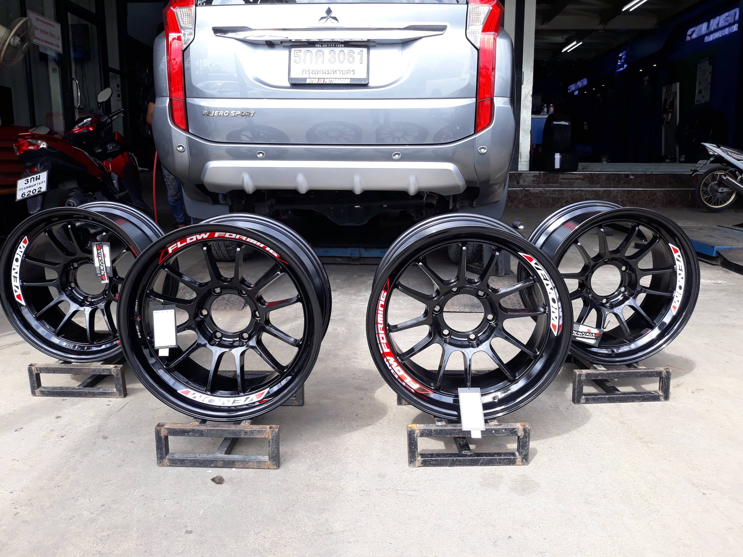 มาใหม่ LENSO : VENOM 5 ขอบ18 วง 7000 ปกติ 8500