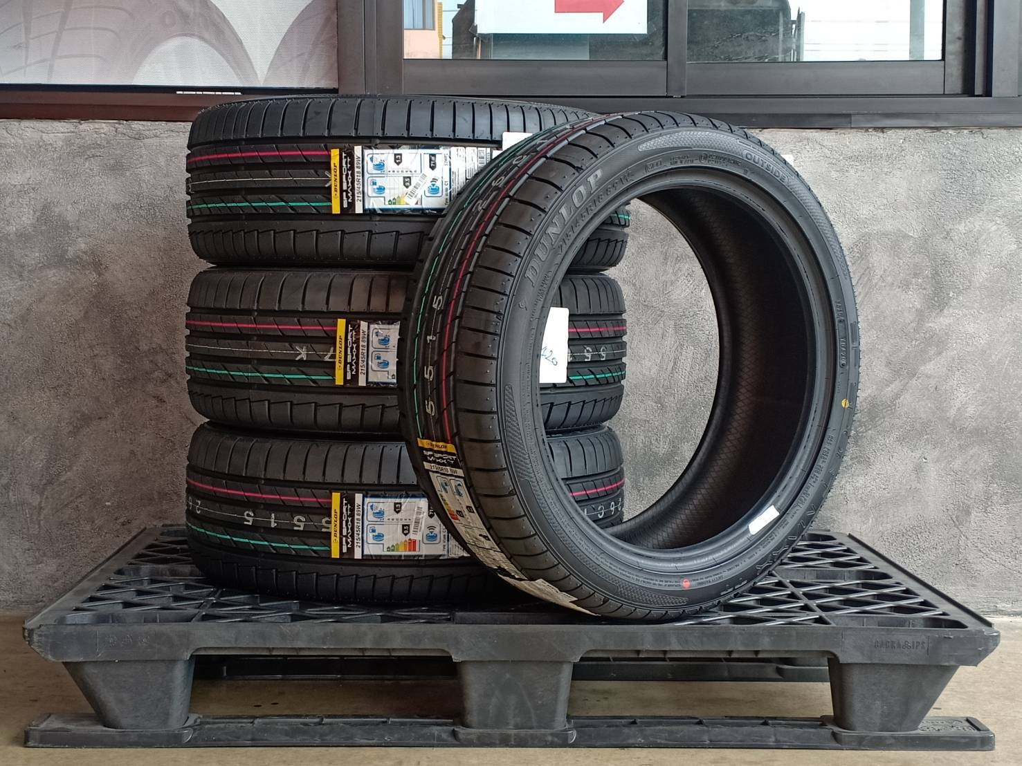 DUNLOP 215/45R18 SP SPORT MAXX TT 89W MADE IN JAPAN