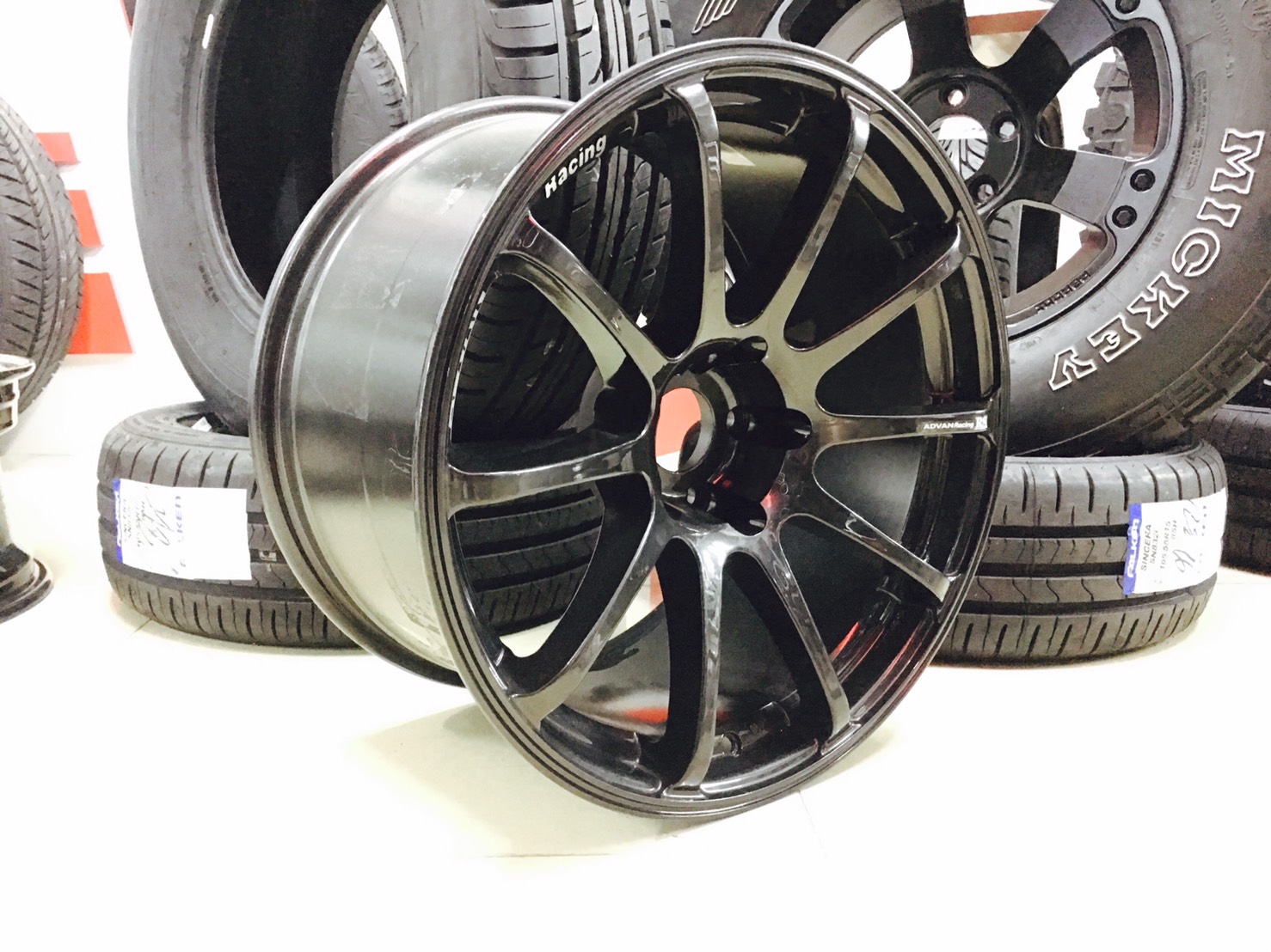 ล้อใหม่ทุกลายขอบ18 ชุด 9800 ปกติ 24000 บาท จำนวนจำกัด คลิ๊กชมเลย