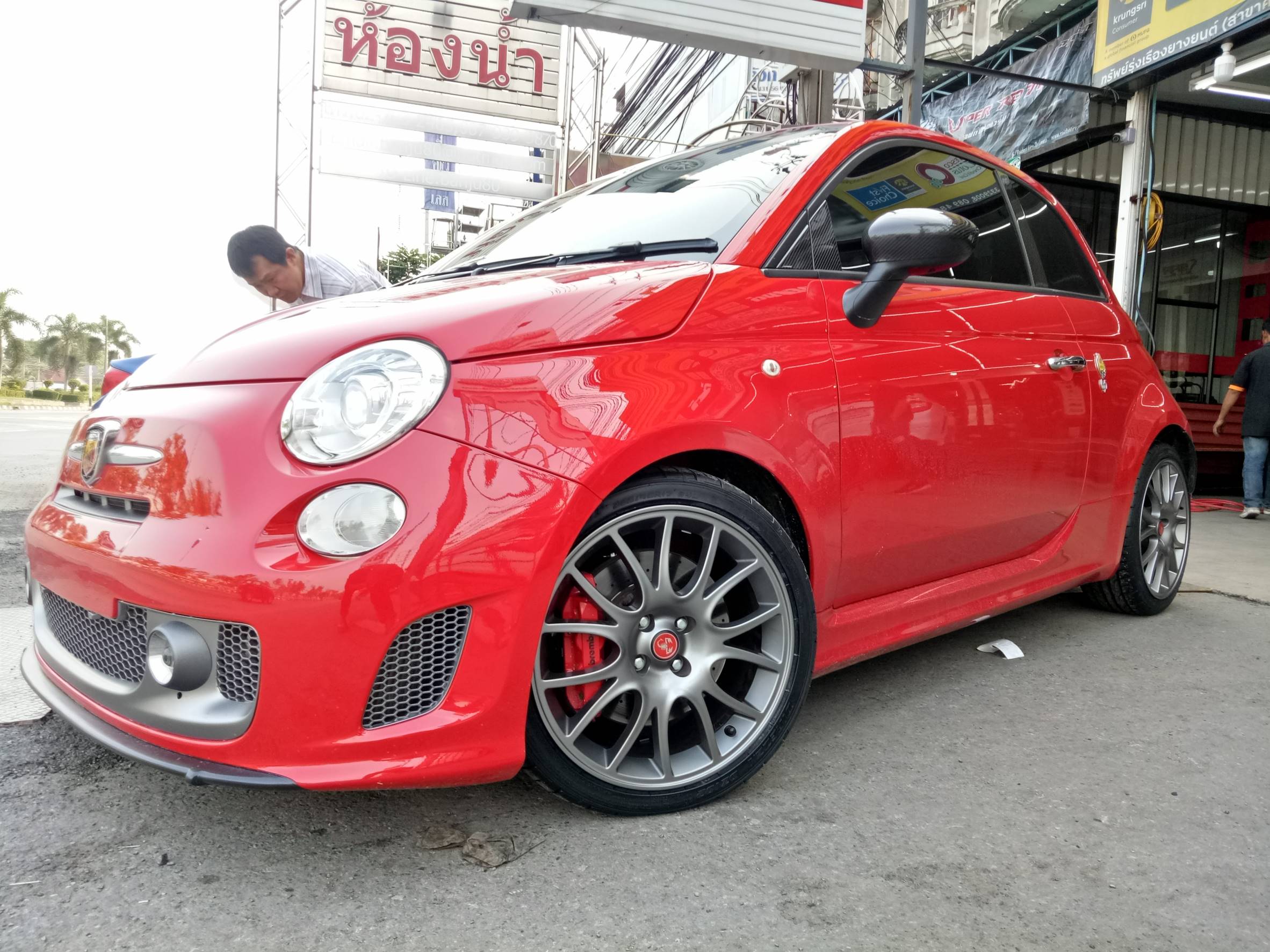 ยางใหม่ DUNLOP DZ102 205/40-17 เส้น 3250 ปกติ 4000 บาท