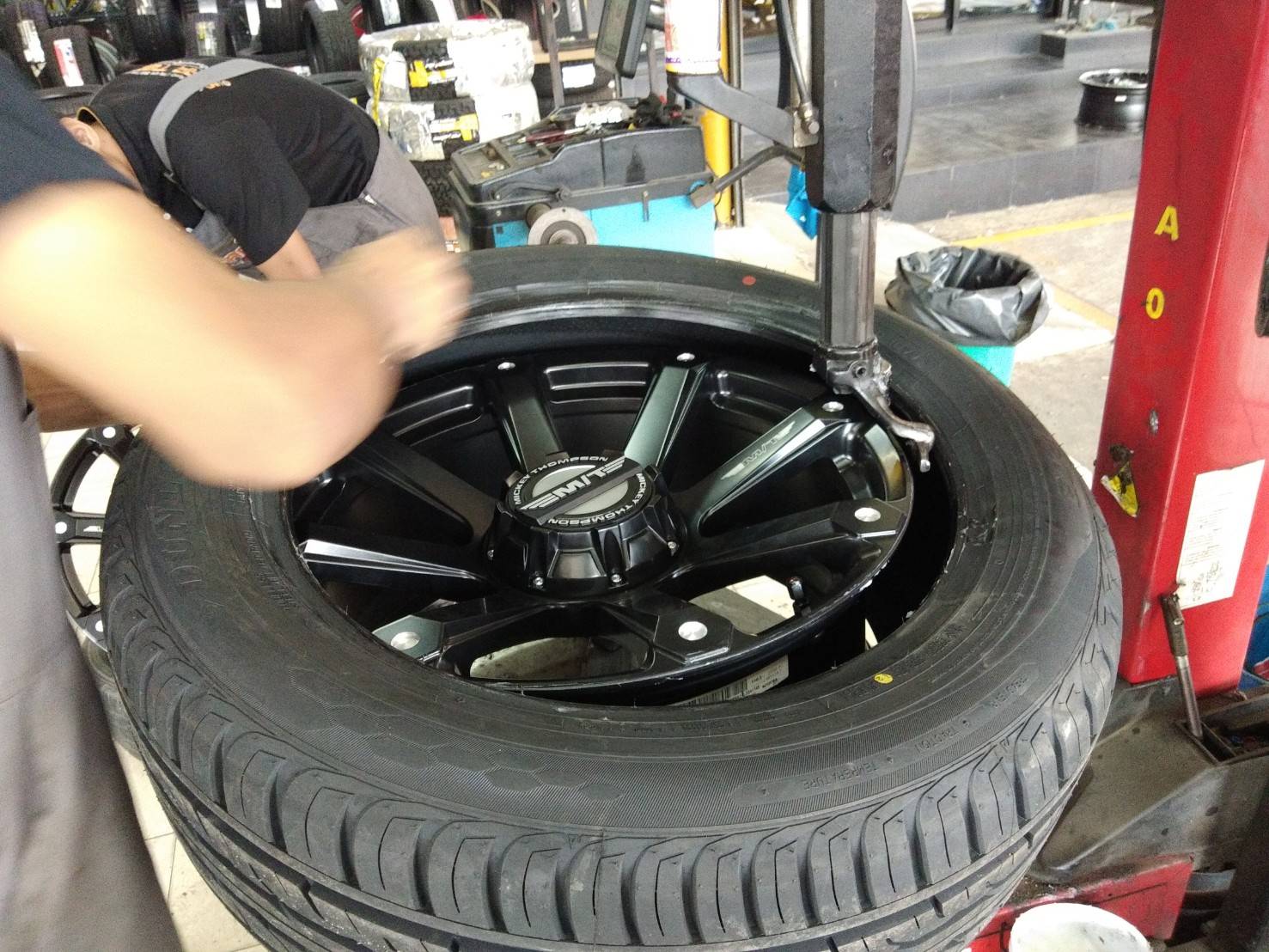 ล้อแท้ MICKEY THOMPSON ROUSH ขอบ20