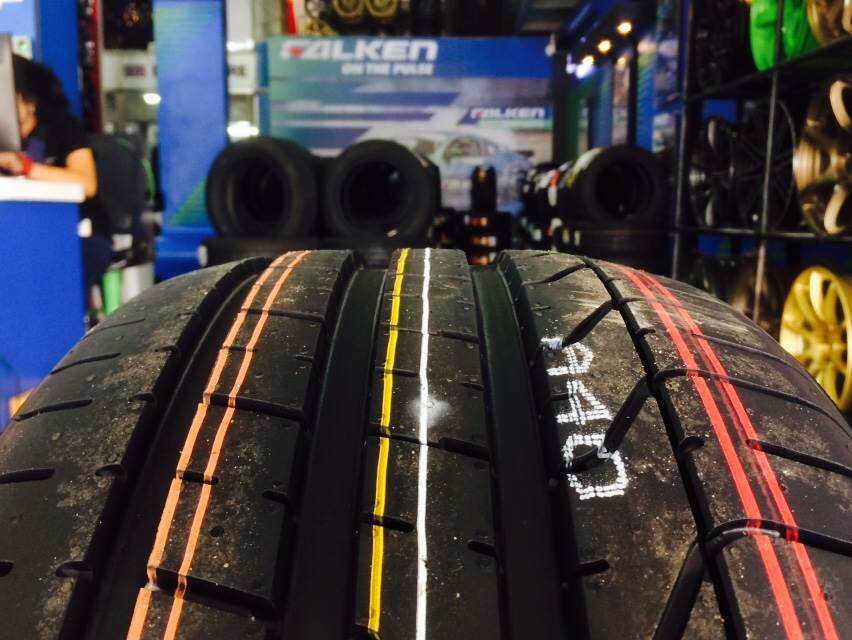 PIRELLI PZERO MO 255/40-18 ขาย 13800 ปี17
