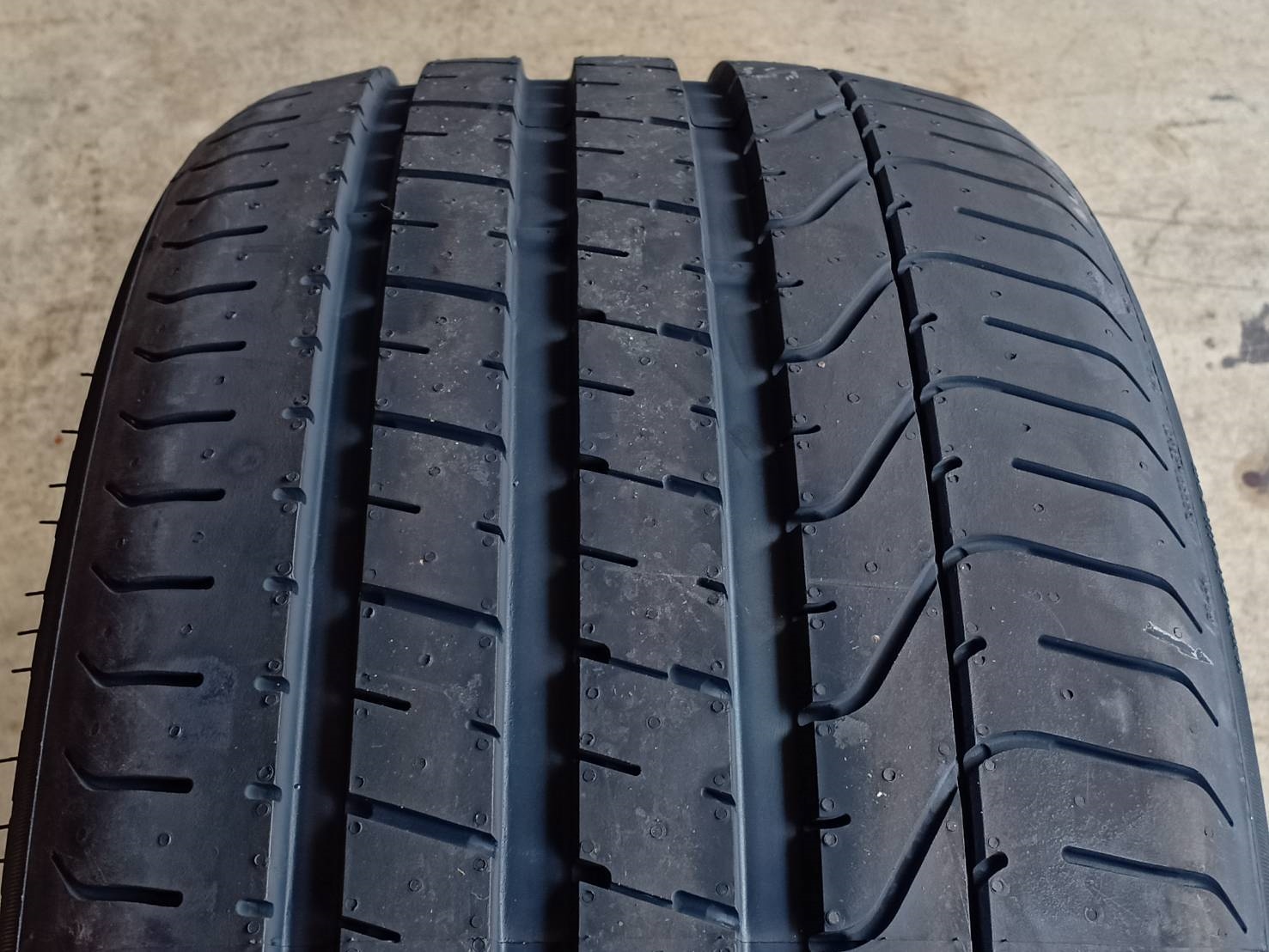 PIRELLI P ZERO (N1) 255/40ZR20 ปี19 ผลิตปรายปี
