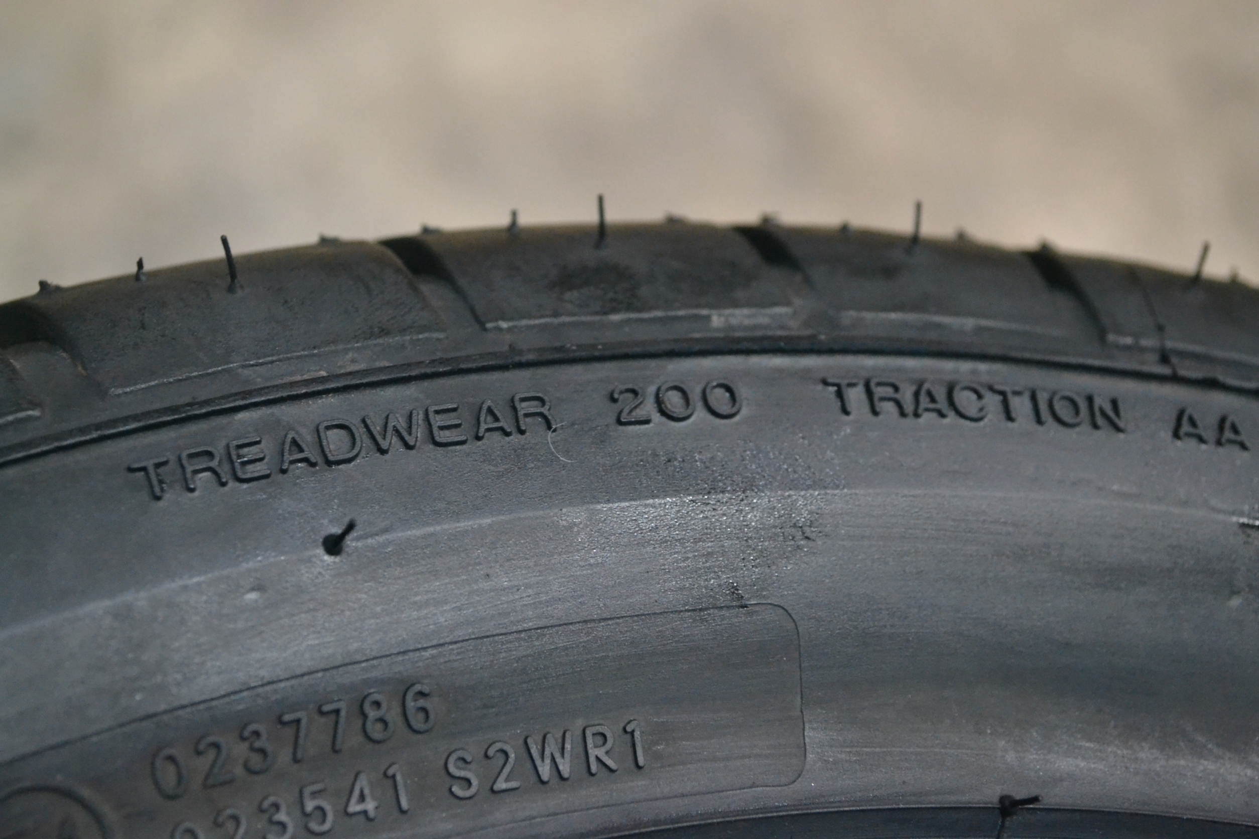 ยางใหม่ TOYO R1R 195/50-15 ขายราคาส่ง