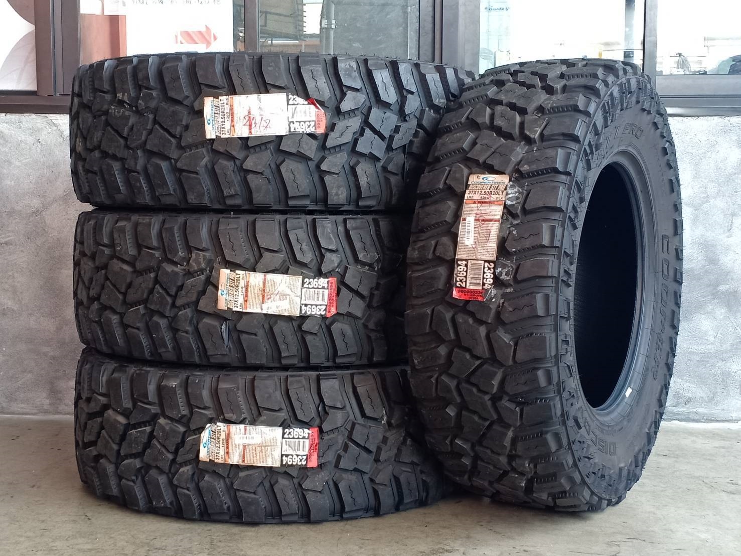 COOPER STTPRO 37x12.5R20 ยางใหม่ปี17