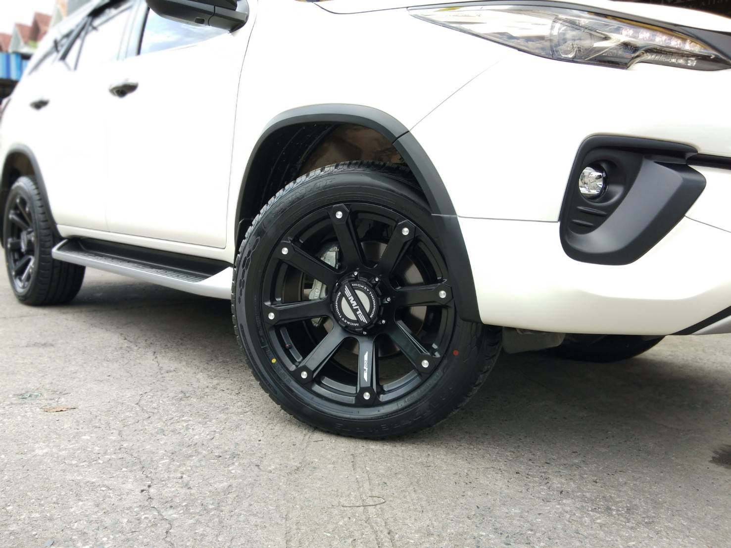 ล้อแท้ MICKEY THOMPSON ROUSH ขอบ20