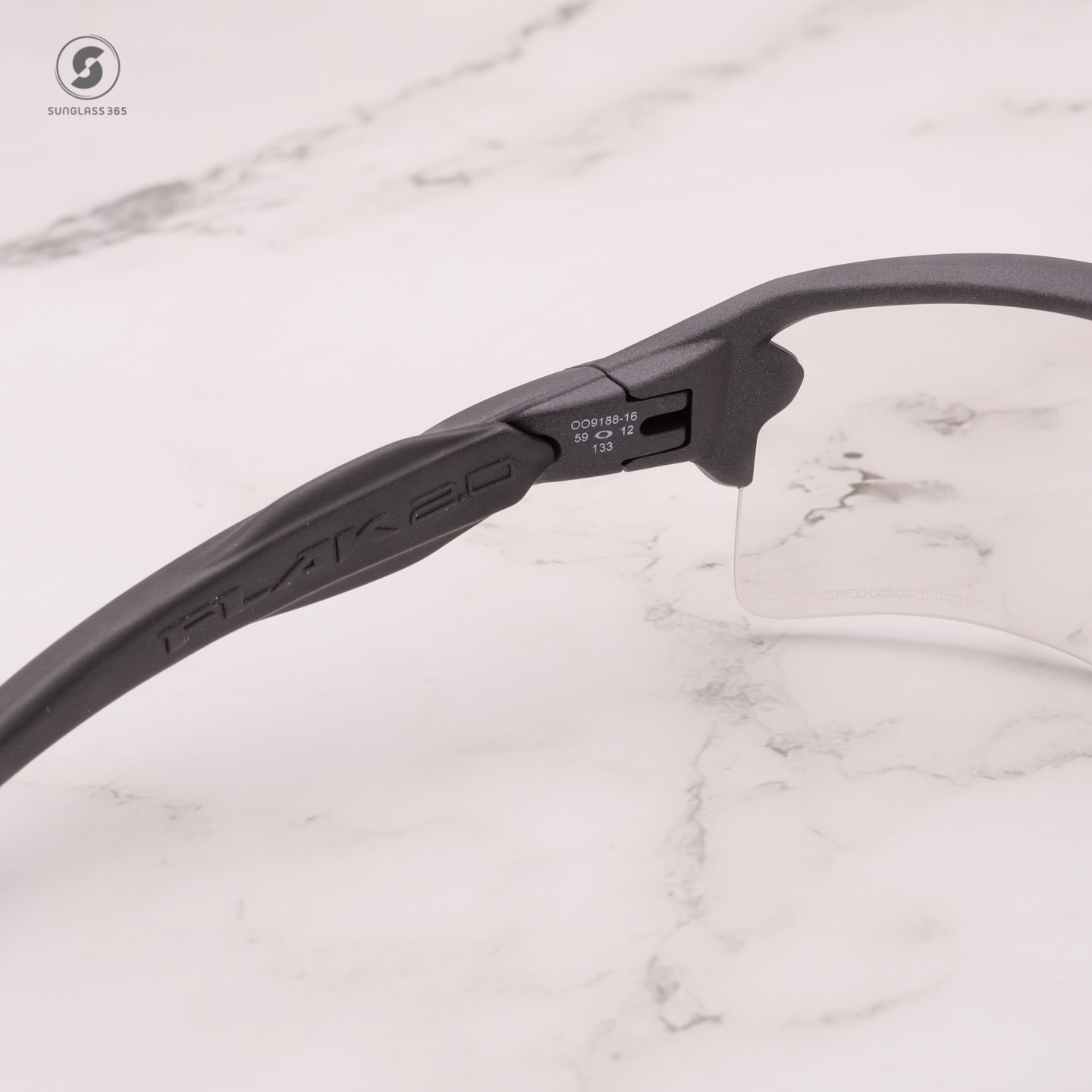 Oakley FLAK 2.0 XL OO9188-16 Clear/Black Photochromic