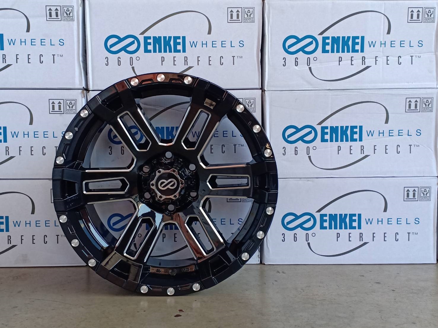 ล้อแท้ ENKEI COMMADER ขอบ20 พร้อมยาง ชุด 39500 ปกติ 49000